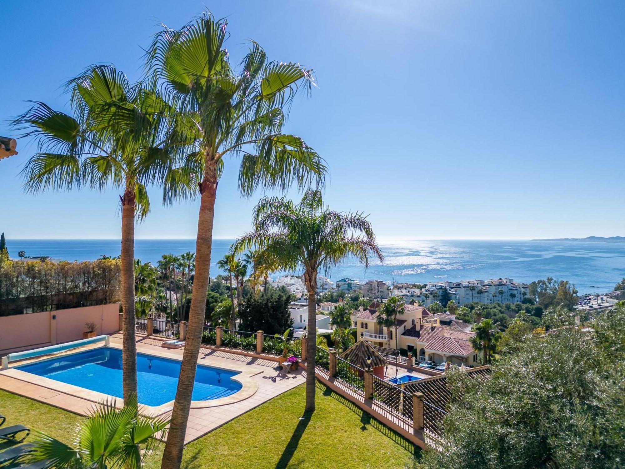 Beachside Villa With Panoramic Sea Views Benalmádena Dış mekan fotoğraf