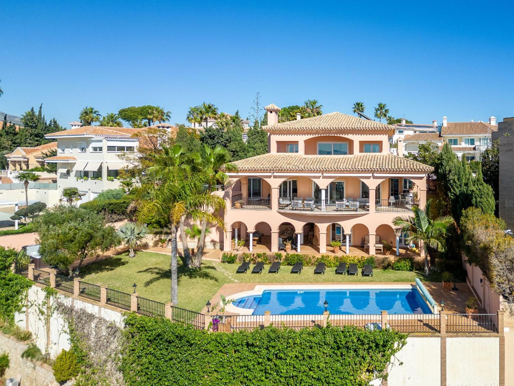 Beachside Villa With Panoramic Sea Views Benalmádena Dış mekan fotoğraf