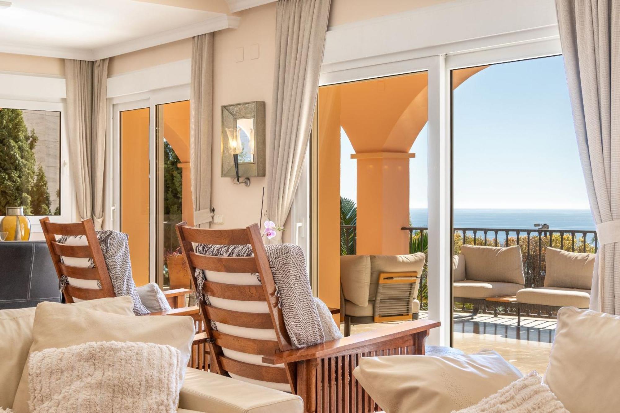 Beachside Villa With Panoramic Sea Views Benalmádena Dış mekan fotoğraf