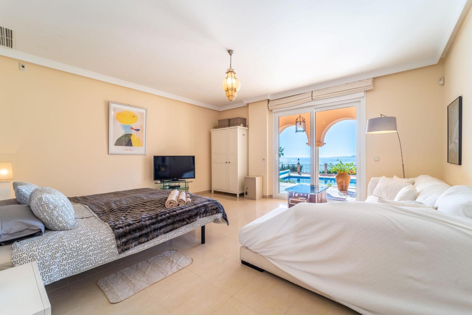 Beachside Villa With Panoramic Sea Views Benalmádena Dış mekan fotoğraf