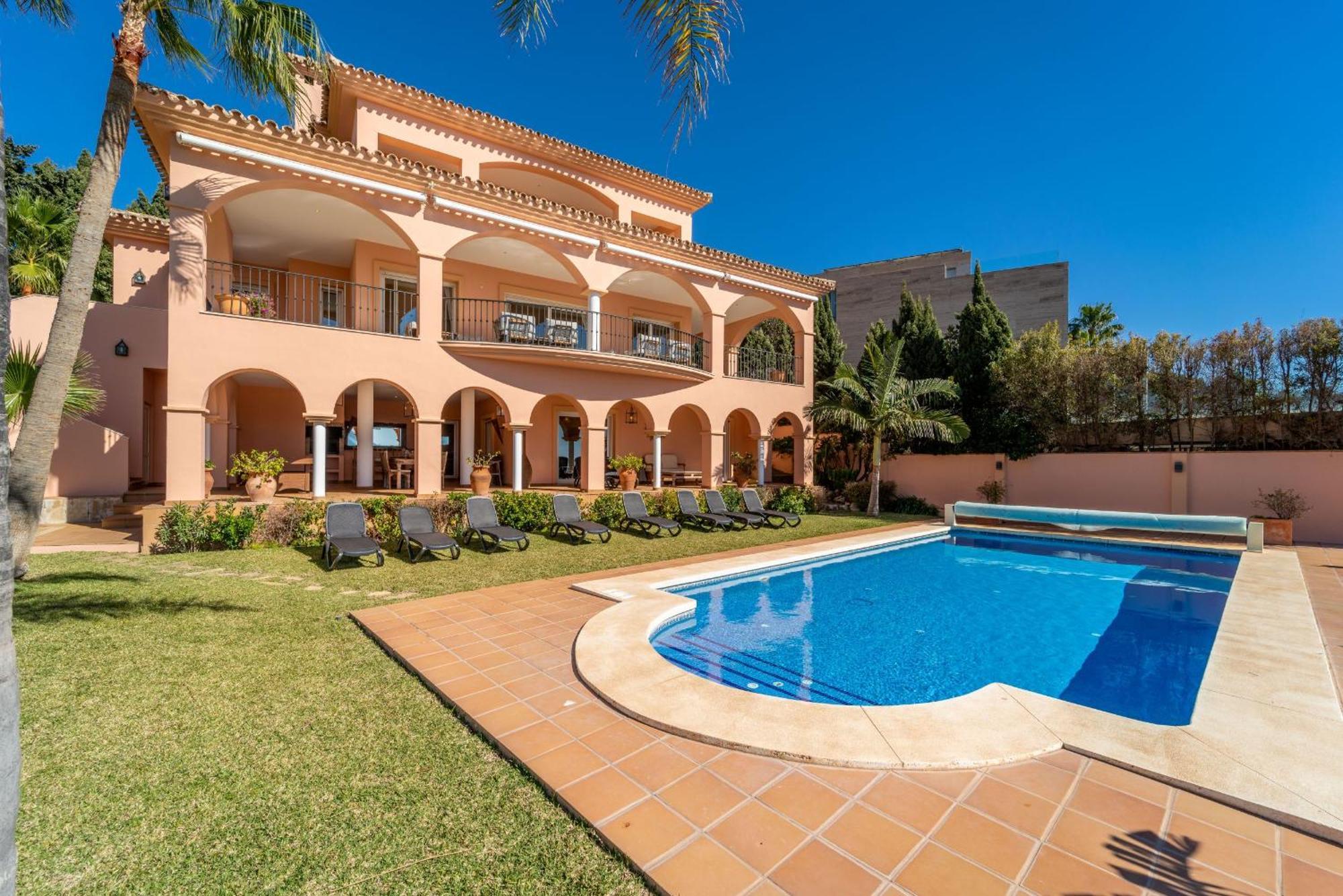 Beachside Villa With Panoramic Sea Views Benalmádena Dış mekan fotoğraf