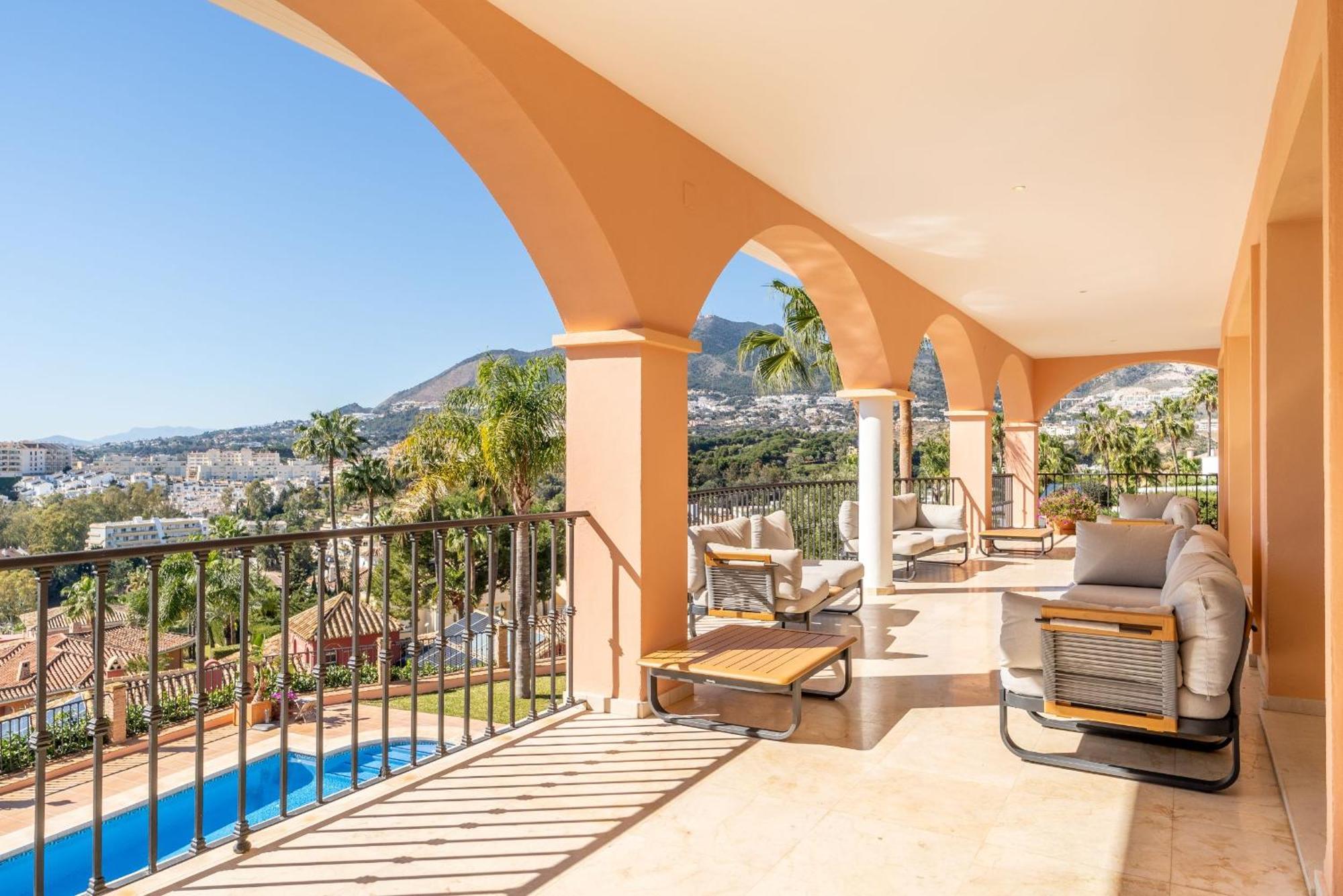 Beachside Villa With Panoramic Sea Views Benalmádena Dış mekan fotoğraf