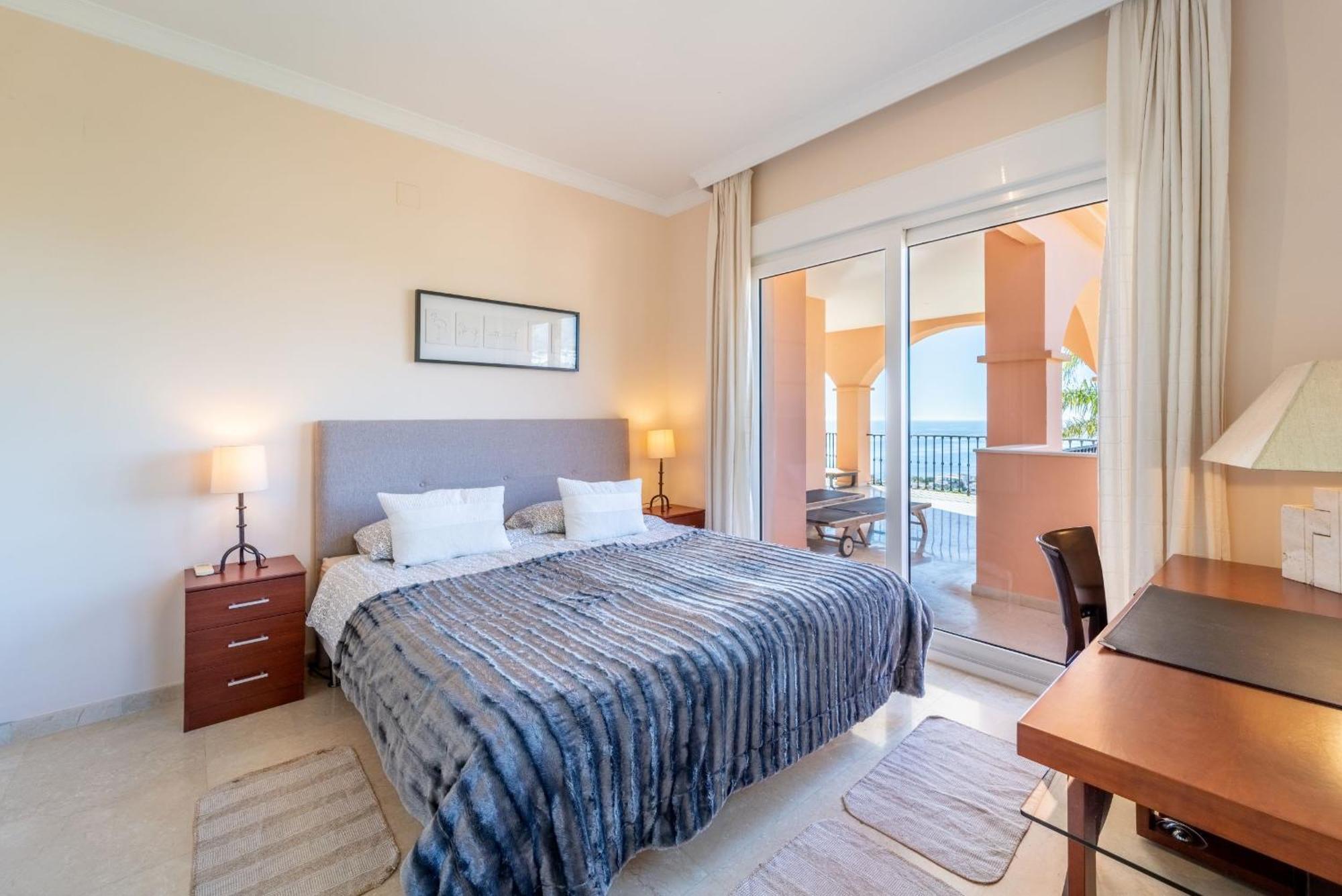 Beachside Villa With Panoramic Sea Views Benalmádena Dış mekan fotoğraf