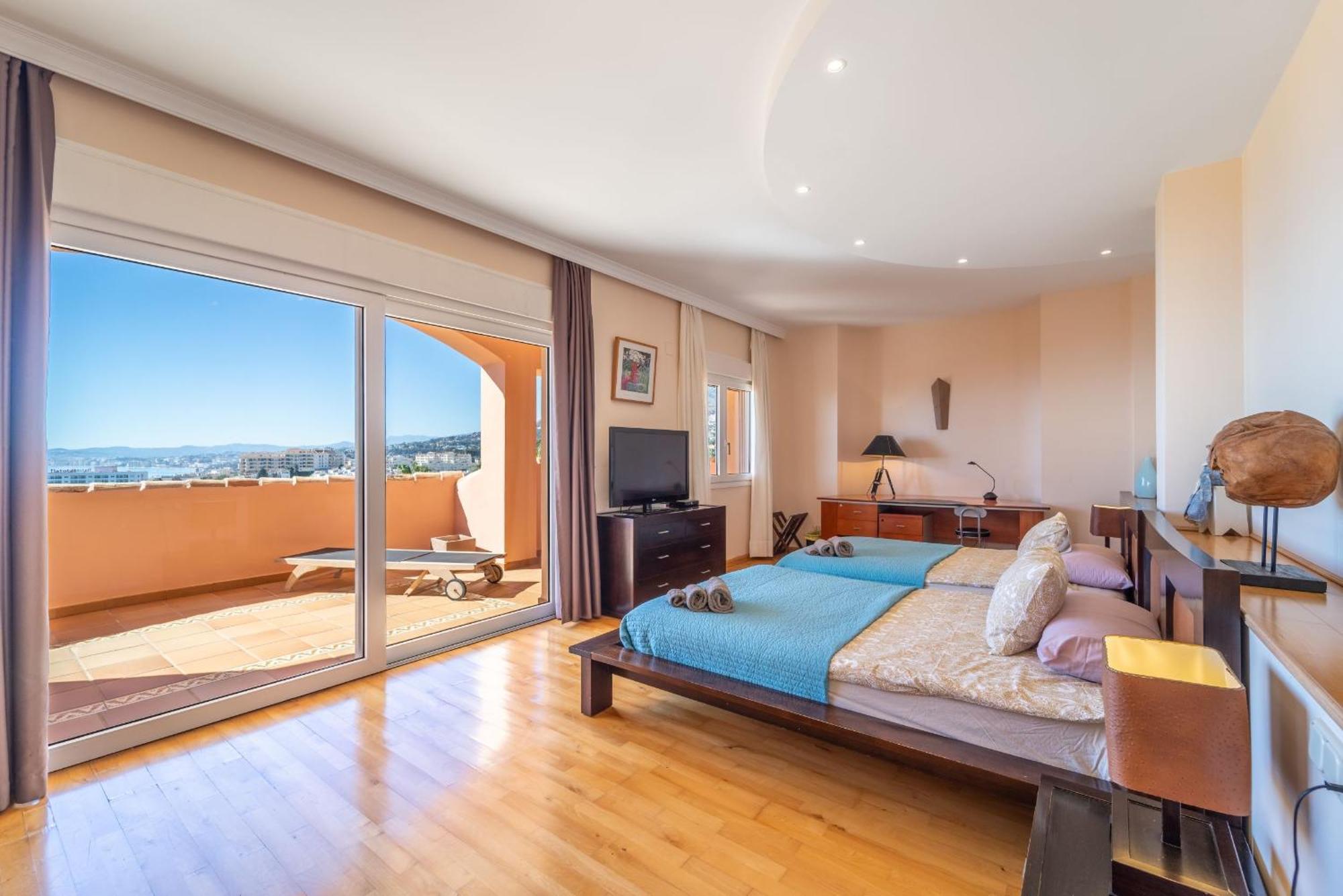 Beachside Villa With Panoramic Sea Views Benalmádena Dış mekan fotoğraf